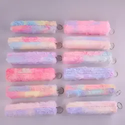 Chlupatý pastelový penál s kroužkem – 18 cm