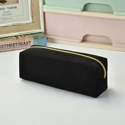 Textilní penál – Černá, 20,5×7×6 cm, zip se zlatým jezdcem