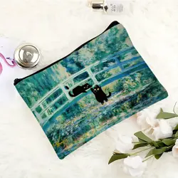 Kosmetická taštička s motivem černé kočky na mostě