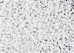 Rokajlové korálky Toho  - Round 15/0 : Opaque-Rainbow White TR-15-401