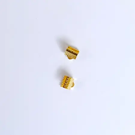 Plochá zamačkávací koncovka 8mm zlatá