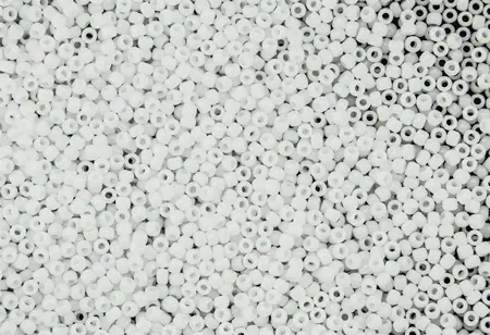 Rokajlové korálky - Round 11/0 : Opaque White TR-11-41 