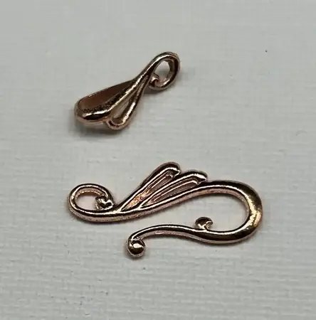 Závěsné zapínání  měď