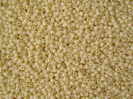 Rokajlové korálky - Round 15/0 : Opaque Lt Beige TR-15-51
