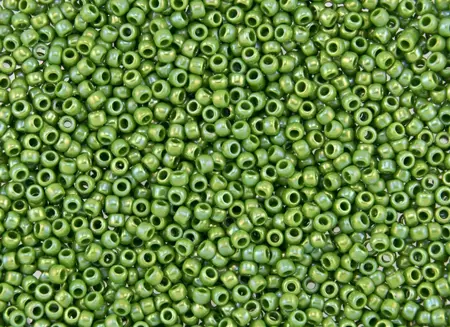 Rokajlové korálky - Round 11/0 : Opaque-Rainbow Mint Green TR-11-407 