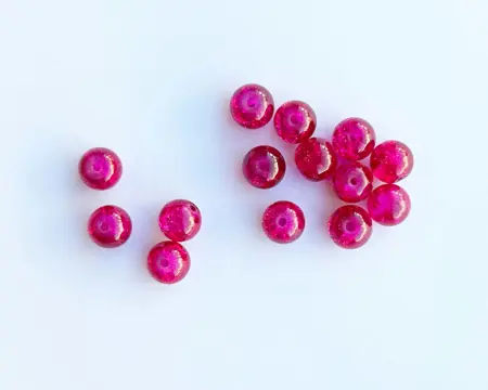 Korálek práskaný kulička 8mm magenta