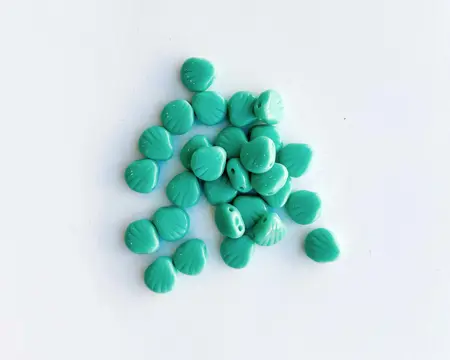 Korálek mačkaný MUŠLE 9mm tyrkysová