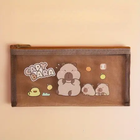 Penál síťovaný Kapybara – hnědý s kresleným motivem, 21×11 cm č1