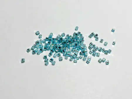 Sekané rokajlové korálky 2 mm – světle modré (10 g)