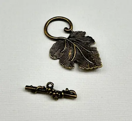 Americké zapínání ze zinkové slitiny - list - 22 x 37,5 mm Starozlato