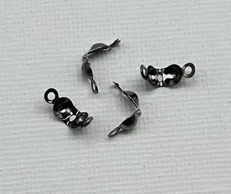 Kalota s očkem 4mm ČERNÁ 