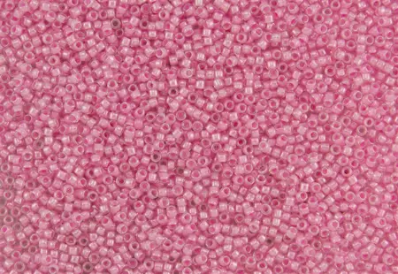 Rokajlové korálky Toho  - Round 15/0 :  Inside-Color Crystal/Cotton Candy-Lined TR-15-379